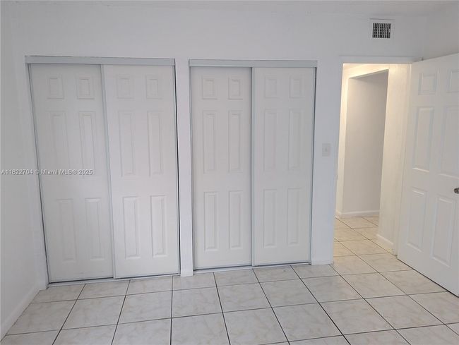 APT-101 - 31 Se 2 Nd Ave, Condo with 2 bedrooms, 1 bathrooms and null parking in Hallandale Beach FL | Image 9