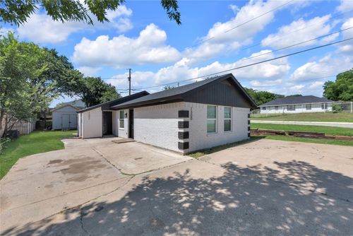 1300 E Fogg St, Fort Worth, TX, 76115-1730 | Card Image