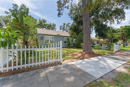 240 20th Avenue S, SAINT PETERSBURG, FL, 33705 | Card Image