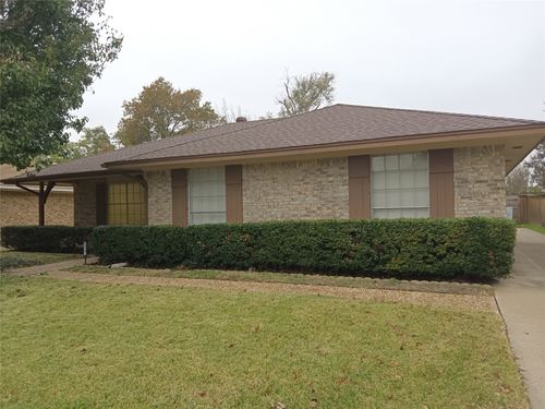 1113 Janell Dr, Irving, TX, 75062-6926 | Card Image