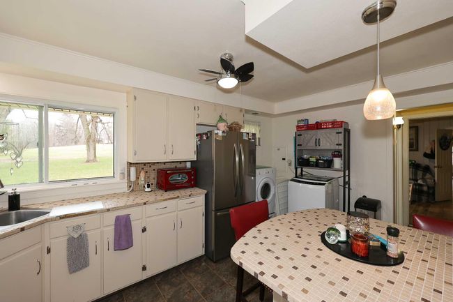Plenty of counter top space. | Image 11