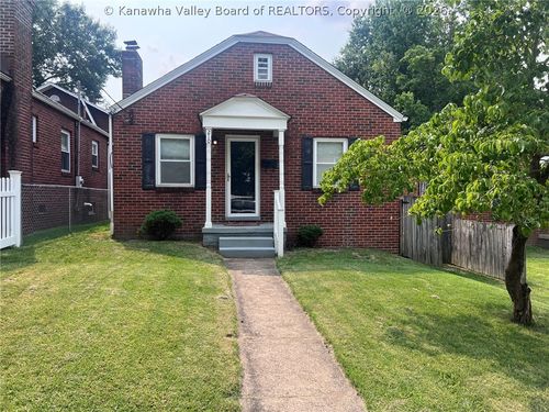 210 Joseph St, South Charleston, WV, 25303-2021 | Card Image