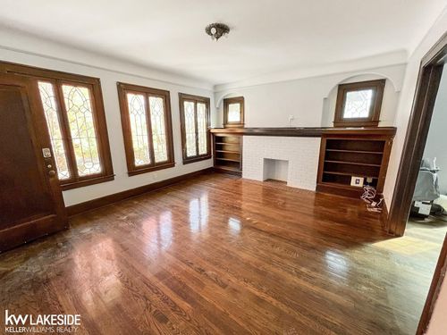 645 Neff Rd, Grosse Pointe, MI, 48230-1664 | Card Image