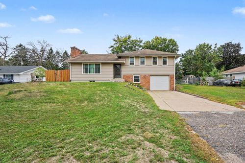 2728 119th Ave Nw, Coon Rapids, MN, 55433-2912 | Card Image