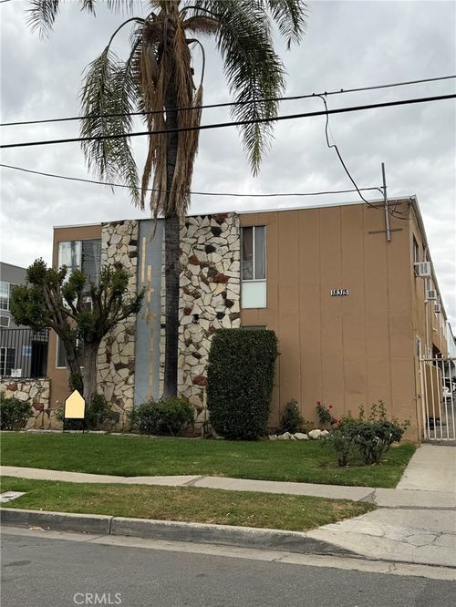 18315 Malden St, Northridge, CA, 91325-5004 | Card Image