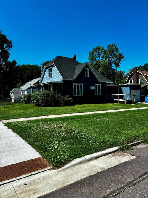 504 3rd Ave Se, Pipestone, MN, 56164-1858 | Card Image