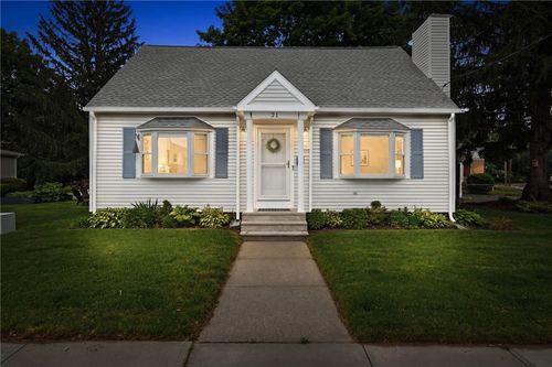 21 Portland St, Manville, RI, 02838-1622 | Card Image