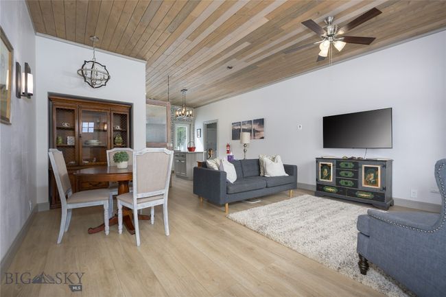 1 Bedroom Apartment/Garage | Image 38