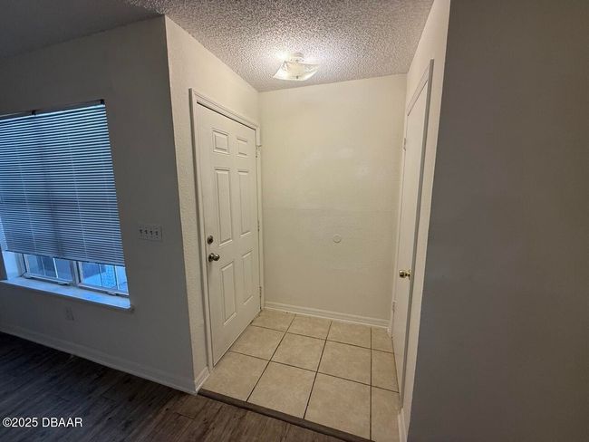front door / coat closet | Image 19
