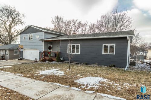 205 1st Ave, Brandon, SD, 57005 | Card Image