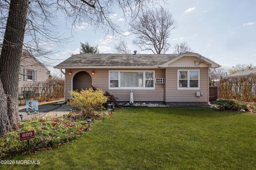 809 Shadylawn Way, Keyport, NJ, 07735-5218 | Card Image
