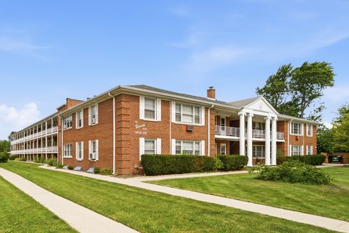 fg-2000 Parkside Dr, Park Ridge, IL, 60068-1097 | Card Image