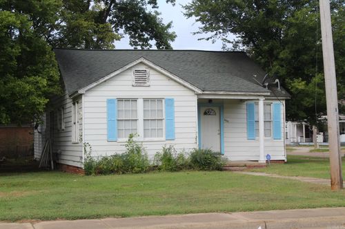 600 S Elm St, Hope, AR, 71801-6511 | Card Image