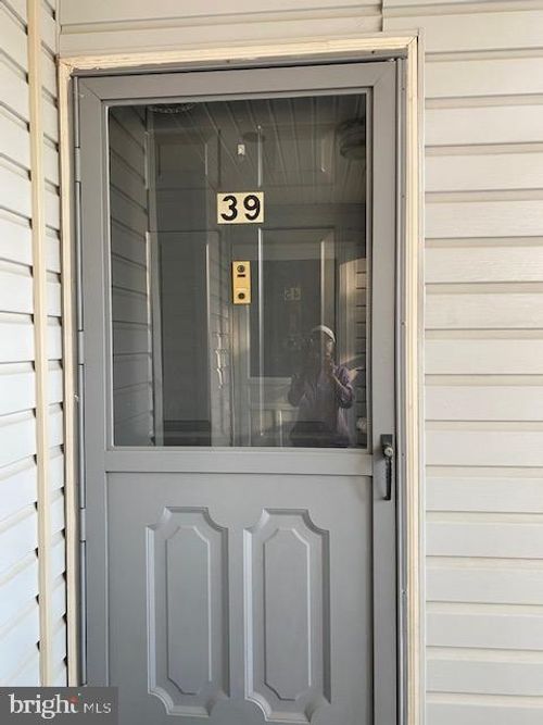 39 Mulberry Ct, HAMILTON, NJ, 08619-4616 | Card Image
