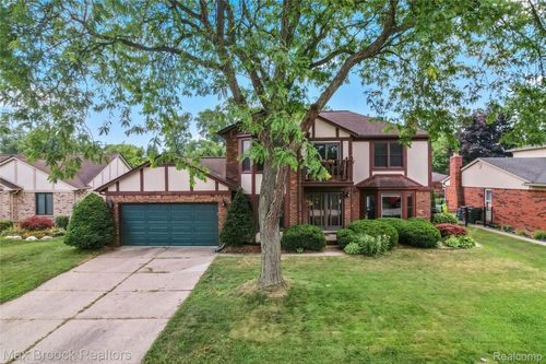 14308 Brookings Dr, Sterling Heights, MI, 48313-5414 | Card Image