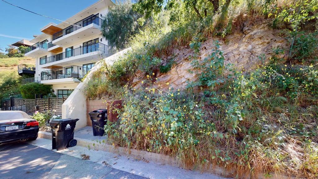 Land in Sherman Oaks 2