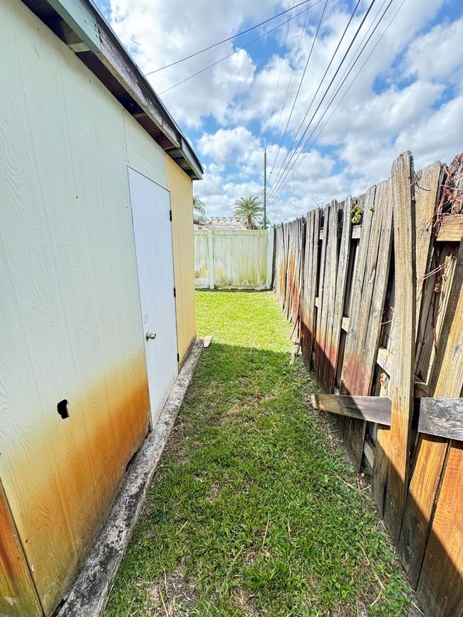 5013 Sw 88 Th Ter, House other with 3 bedrooms, 2 bathrooms and null parking in Cooper City FL | Image 23