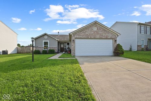 207 Creekview Dr, Danville, IN, 46122-9043 | Card Image