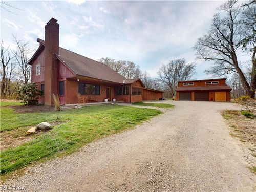 682 Rural Rd, Eastlake, OH, 44095-1604 | Card Image