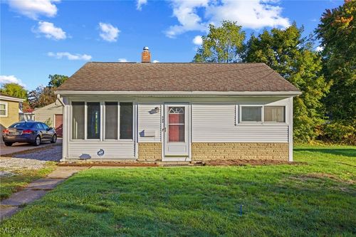 355 Lockwood St, Akron, OH, 44314-3635 | Card Image