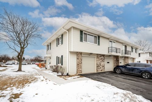 203-203 Barcliffe Ln, Schaumburg, IL, 60194-4303 | Card Image