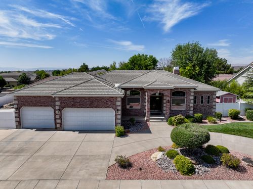765 Country Place Ct, Santa Clara, UT, 84765-5409 | Card Image