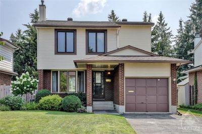 10 Brenda Cres, House other with 3 bedrooms, 3 bathrooms and 3 parking in Ottawa ON | Image 1