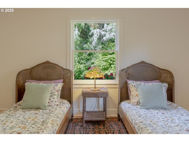92216 Whiskey Rd, House other with 6 bedrooms, 3 bathrooms and 2 parking in Warrenton OR | Image 31