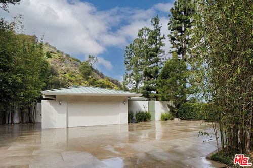 1726 Stone Canyon Rd, LOS ANGELES, CA, 90077-1915 | Card Image