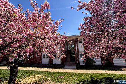 100 Pierson Miller Dr, Pompton Lakes, NJ, 07442-1045 | Card Image