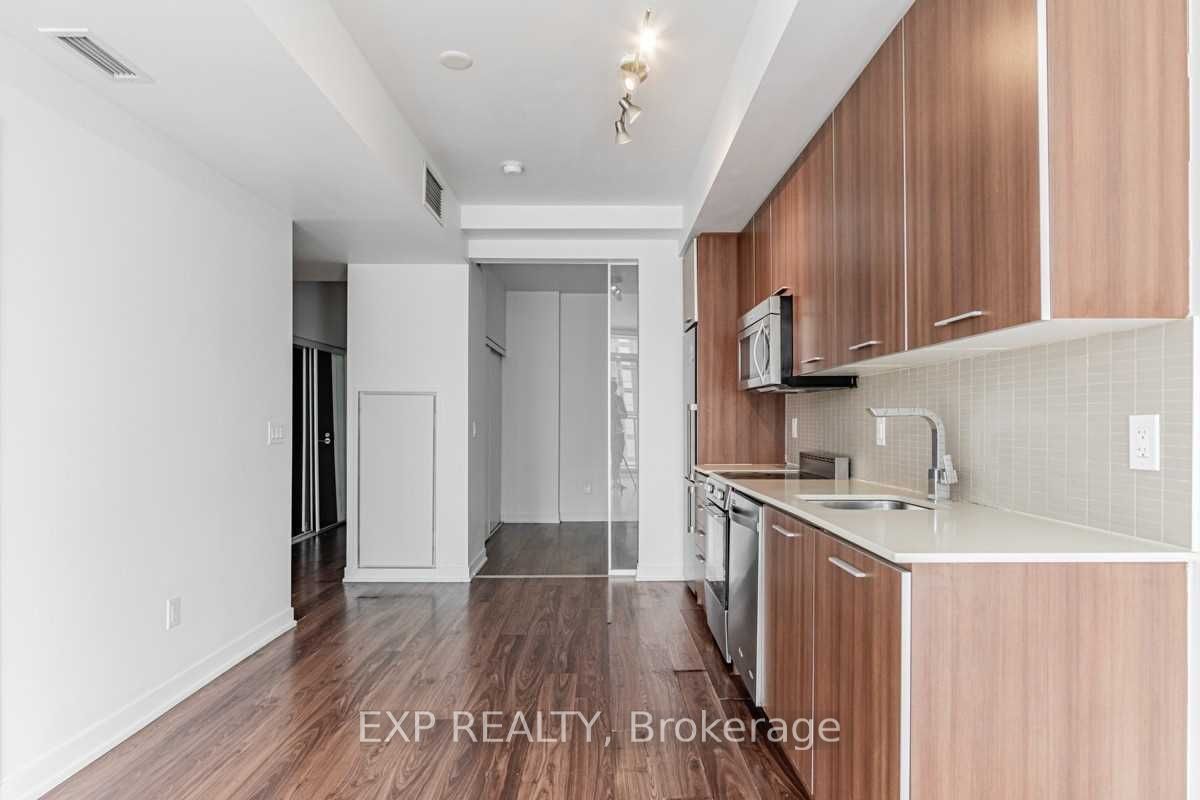 Residential Lease in Toronto C08 5