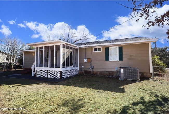 67 Sanders Dr, House other with 3 bedrooms, 2 bathrooms and 2 parking in Hubert NC | Image 39