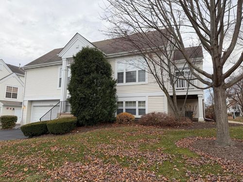 3050 Nicklaus Ln, Wadsworth, IL, 60083-8944 | Card Image