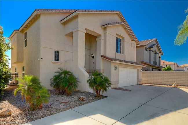 8112 Jasmine Hollow Ct, House other with 3 bedrooms, 3 bathrooms and null parking in Las Vegas NV | Image 4