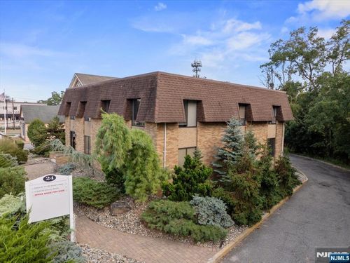 24 Wyckoff Ave, Waldwick, NJ, 07463-1758 | Card Image