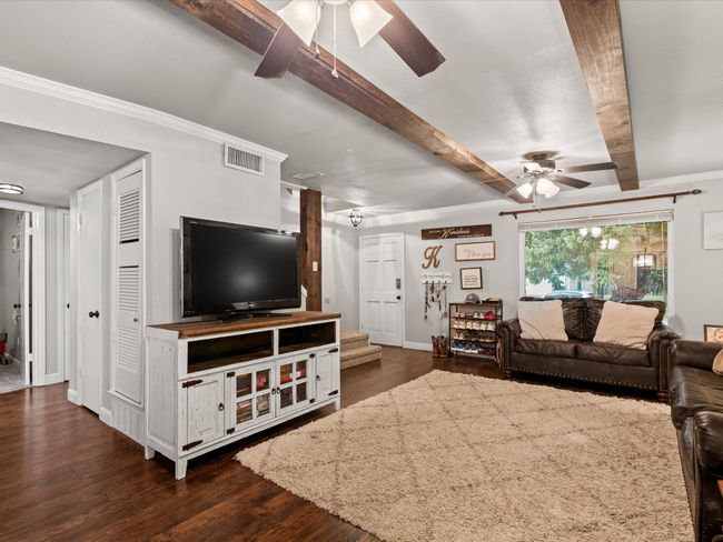 536 Nathan St, House other with 4 bedrooms, 2 bathrooms and null parking in Burleson TX | Image 5