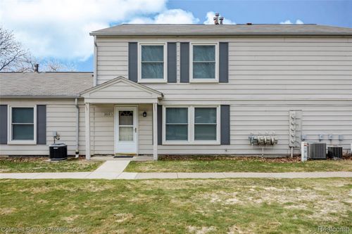 2606 Wildwood Ct, Lake Orion, MI, 48360-1758 | Card Image