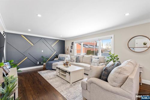 112 Garibaldi Ave, Lodi, NJ, 07644-2504 | Card Image