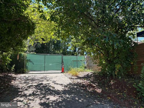 5623 Annapolis Rd, Bladensburg, MD, 20710-2212 | Card Image