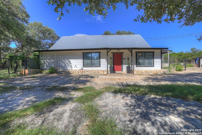 500 Line Camp Loop, House other with 3 bedrooms, 3 bathrooms and null parking in Spring Branch TX | Image 8