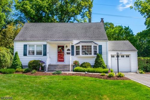 110 Overlook Ave, East Hanover, NJ, 07936-3003 | Card Image