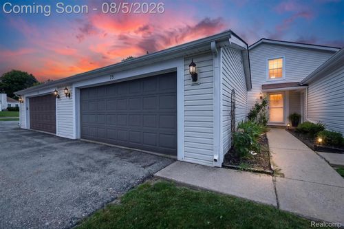 75-75 Oxford Oaks Dr, Oxford, MI, 48371-4231 | Card Image