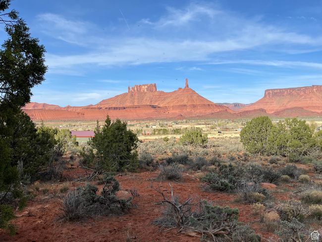 View towards Monuments | Image 16