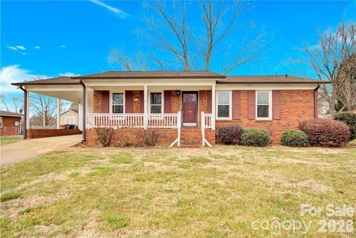 102 Wendover Dr, Lincolnton, NC, 28092-3638 | Card Image