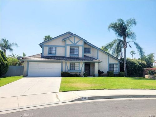 211 E Montrose St, Rialto, CA, 92376 | Card Image