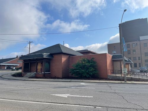 615 N Main St, Bloomington, IL, 61701-3000 | Card Image