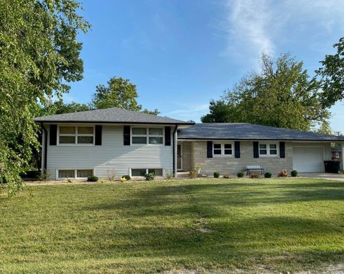 9 Orchard Dr, Charleston, IL, 61920-3365 | Card Image