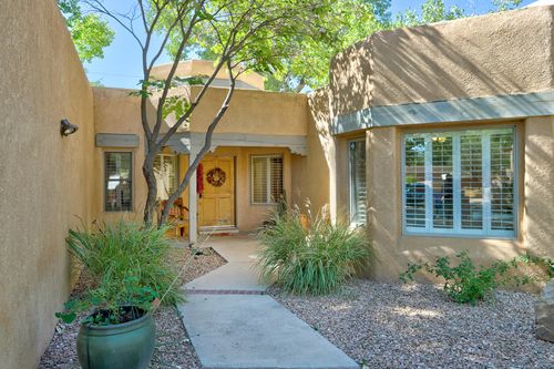 2916 Calle De Alamo Nw, Albuquerque, NM, 87104-3136 | Card Image