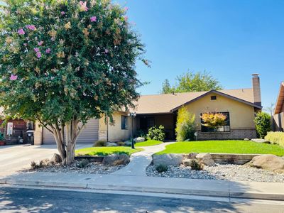 2145 Kings Cross Way, House other with 4 bedrooms, 2 bathrooms and null parking in Porterville CA | Image 1