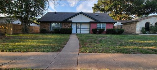 1601 Melrose St, Garland, TX, 75042-4218 | Card Image